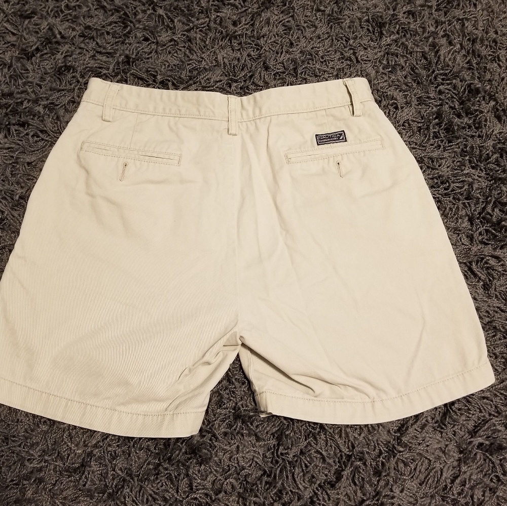 Men's khaki shorts - Picture 2 of 4